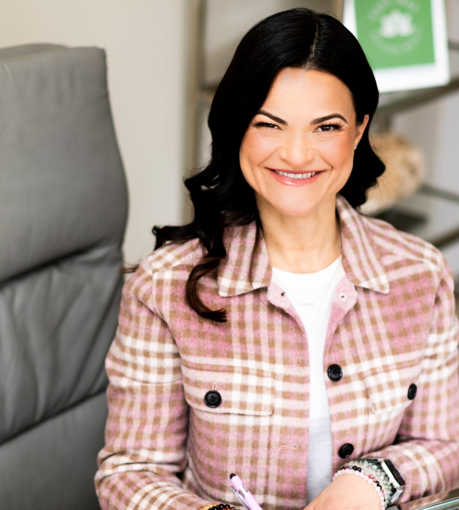 Leticia Oliveira, clinical hypnotherapist in San Diego